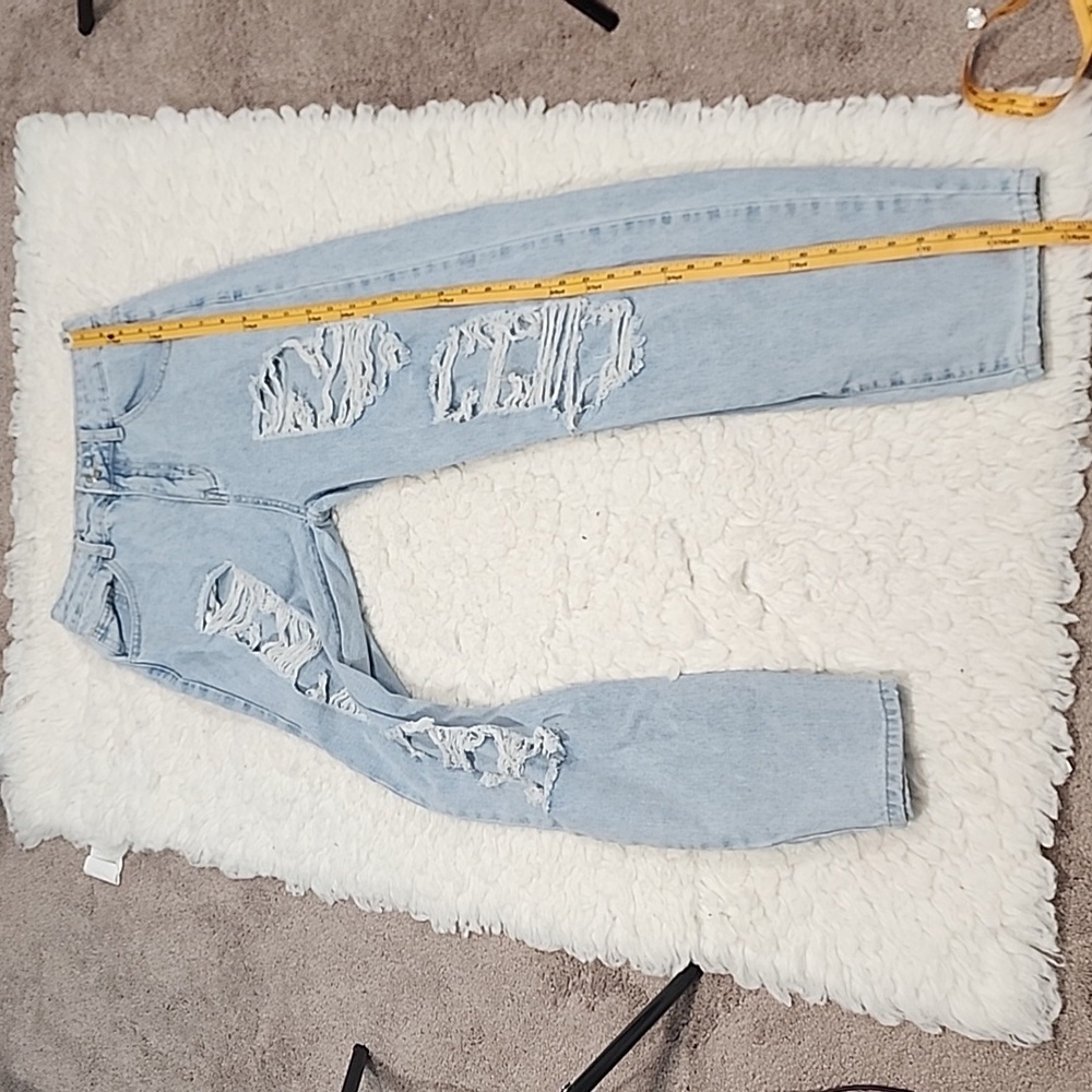 Distressed Riped High Waist Denim Jean. S - Picture 12 of 13